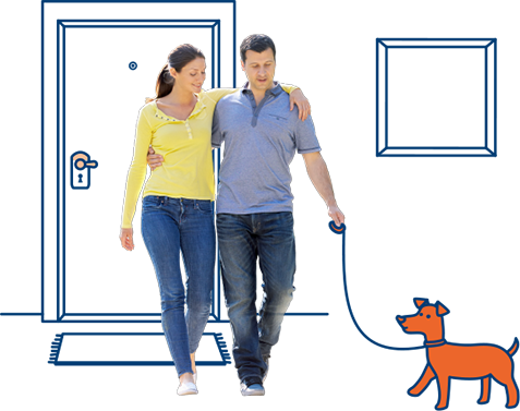 Um casal está em frente a um cenário de desenho do contorno de uma casa, enquanto seguram uma coleira com um cachorro.